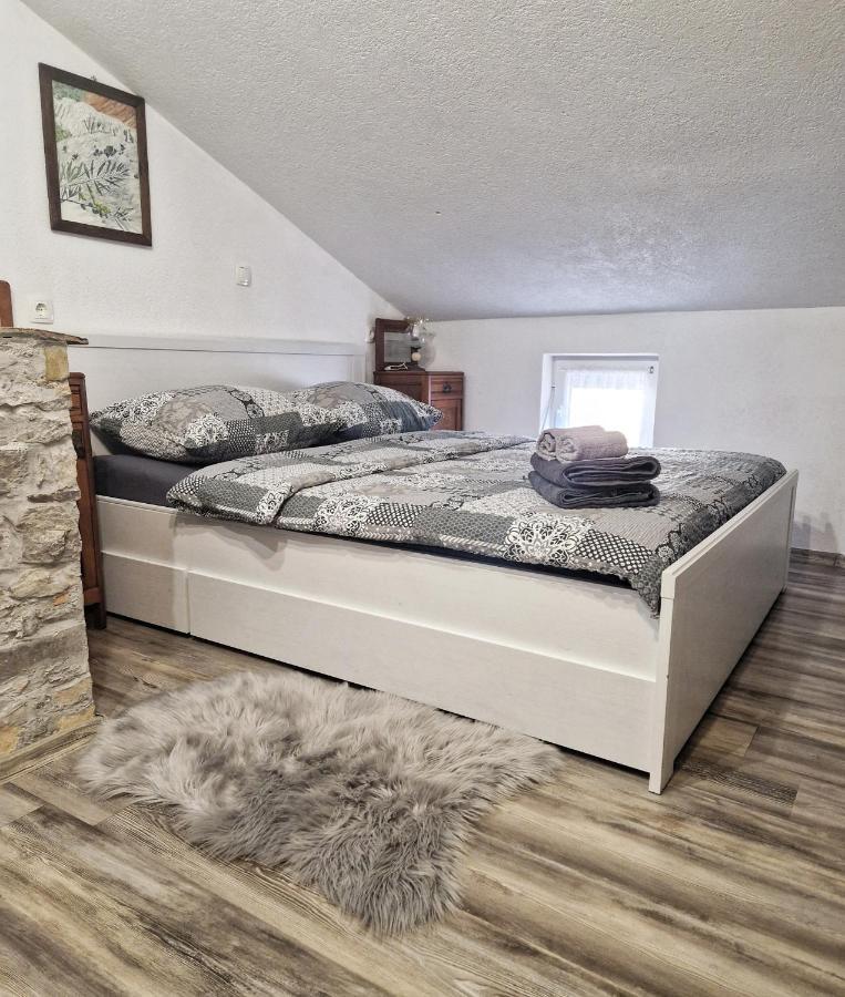 Casa Luana Villa Roč Екстериор снимка